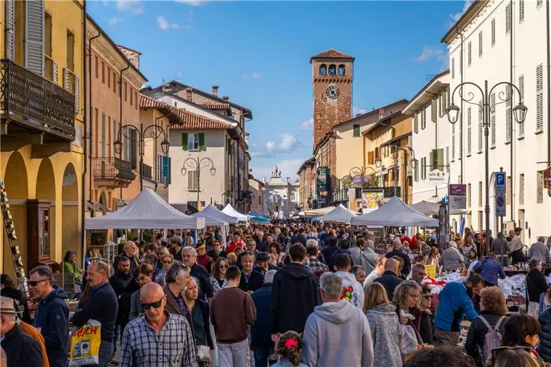 mercato antiquariato