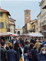 Mercato antiquariato giugno